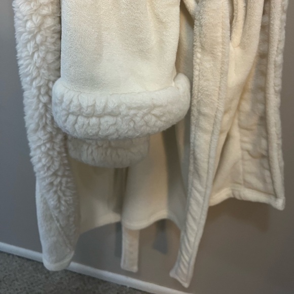 Pottery Barn Midi Robe Creamy Sherpa Hoodie & Trim Unisex M/L P2P 22” - Picture 6 of 10